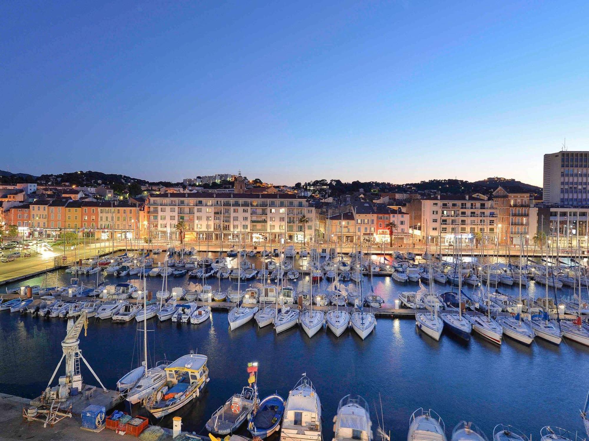 Hotel Mercure Toulon Ла-Сейн-сюр-Мер Экстерьер фото
